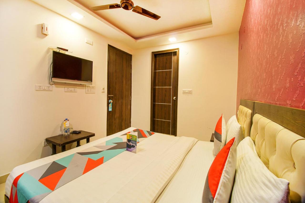 Fabexpress Tp Suite Near Igi Airport New Delhi Bagian luar foto