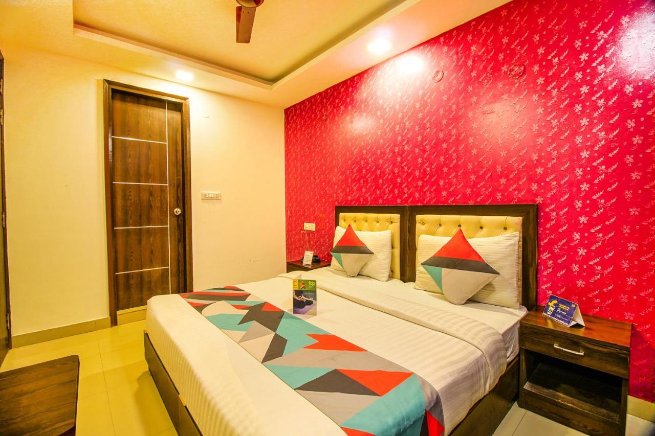 Fabexpress Tp Suite Near Igi Airport New Delhi Bagian luar foto