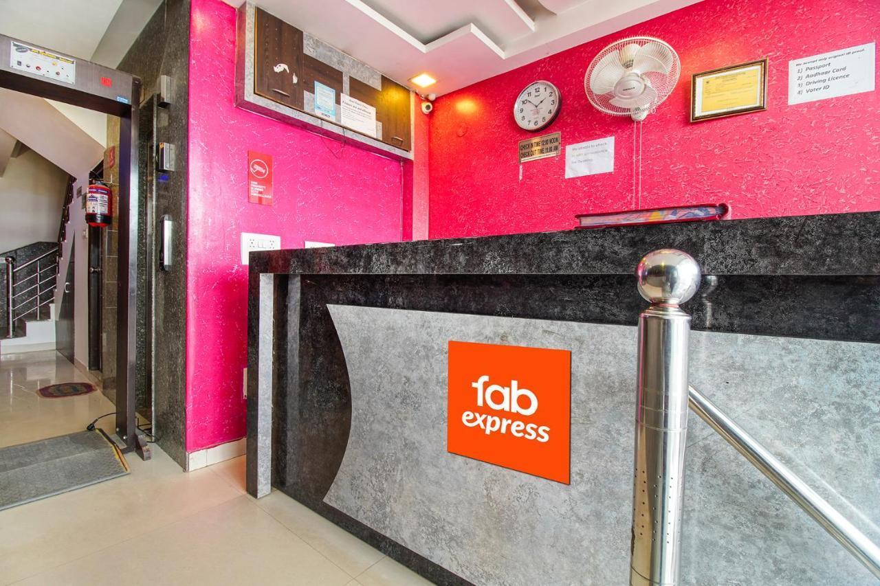 Fabexpress Tp Suite Near Igi Airport New Delhi Bagian luar foto