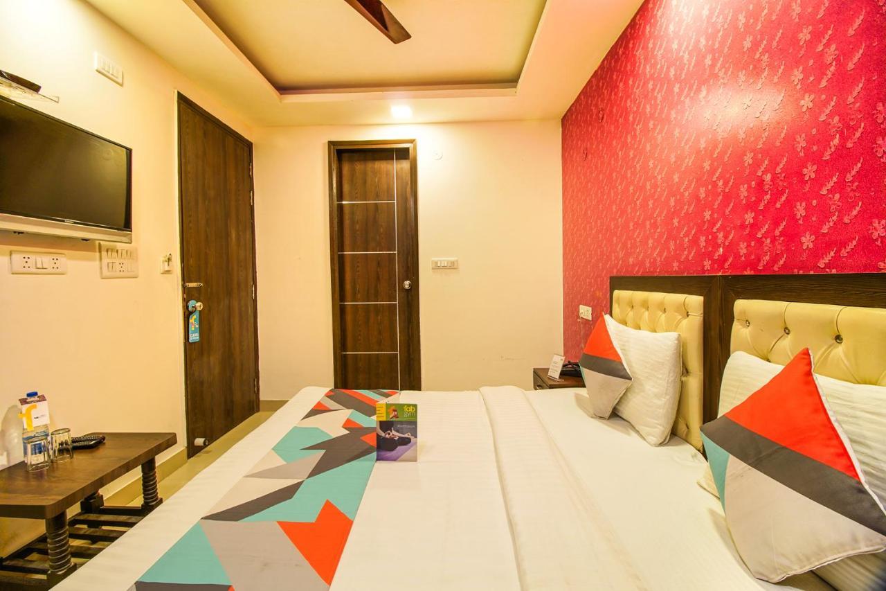 Fabexpress Tp Suite Near Igi Airport New Delhi Bagian luar foto