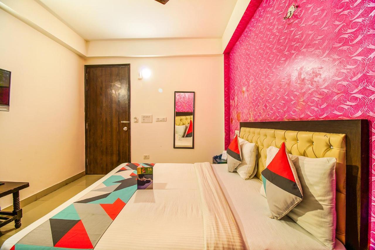 Fabexpress Tp Suite Near Igi Airport New Delhi Bagian luar foto